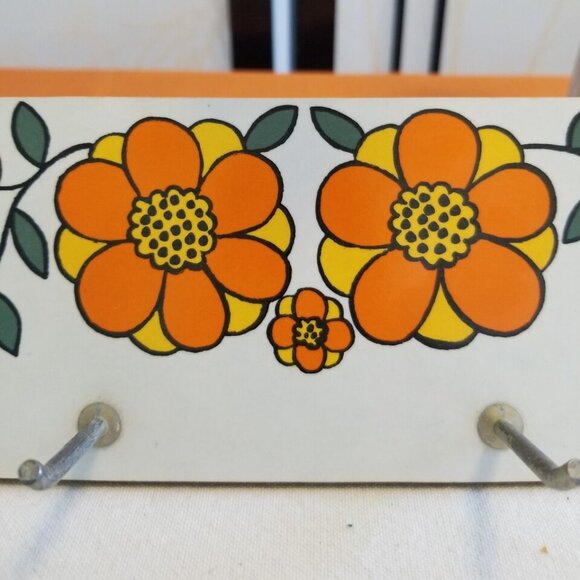 Touton Vale Hook Rail - MCM Floral Key Ring Hanger - EUC - 12" long - Picture 2 of 3